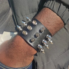 Load image into Gallery viewer, Tri Rivet Band
