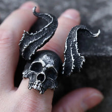 Load image into Gallery viewer, Horned Skull Ring